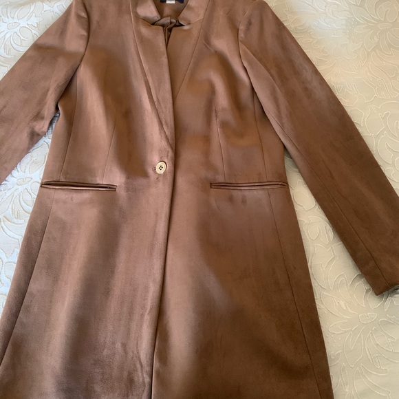 Women clothes - Picture 3 of 3